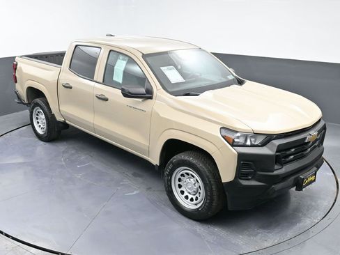 Used 2023 Chevrolet Colorado W/T image 38