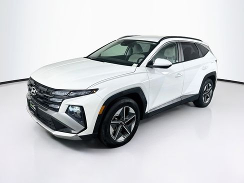 Used 2025 Hyundai Tucson SEL FWD image 3