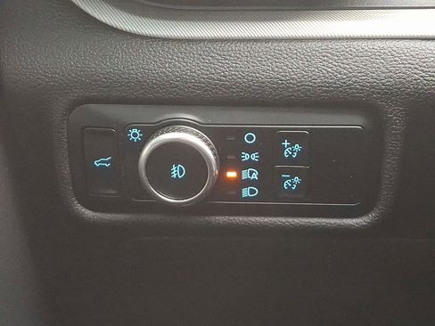 Used 2023 Ford Explorer XLT w/ Equipment Group 202A image 23