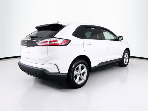 Used 2021 Ford Edge SE image 7