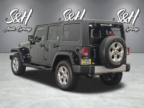 Used 2015 Jeep Wrangler Unlimited Sahara AWD/4WD image 18