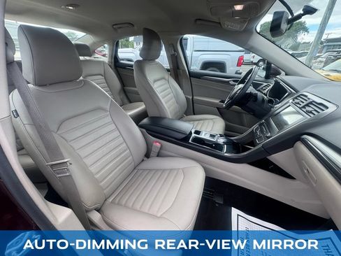 Used 2017 Ford Fusion SE w/ Fusion SE Technology Package AWD/4WD image 17