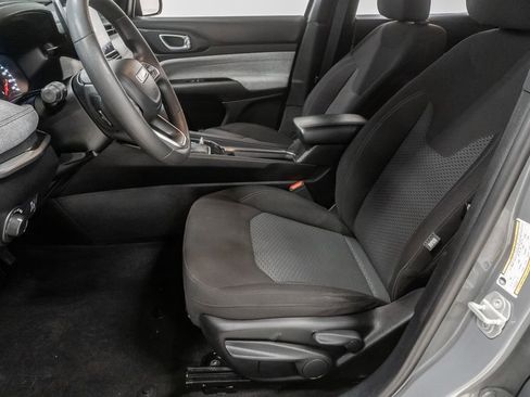 Used 2024 Jeep Compass Sport AWD/4WD image 10