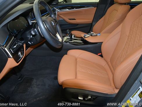 Used 2022 BMW 530e w/ Premium Package image 11