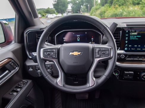 Used 2026 Chevrolet Silverado 1500 LT AWD/4WD image 19
