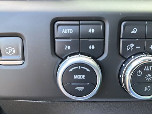 Used 2023 GMC Sierra 1500 AT4 w/ AT4 Premium Package image 14