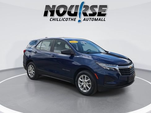 Used 2023 Chevrolet Equinox LS FWD image 2