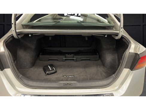 Used 2023 Nissan Altima 2.5 SV FWD image 24