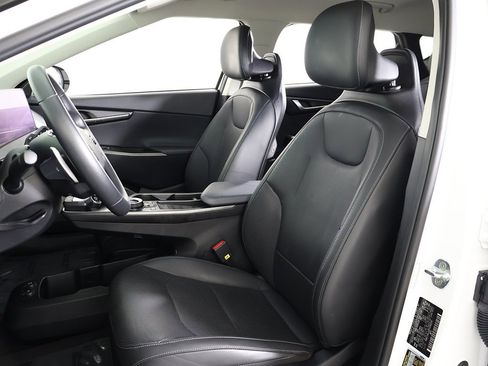 Certified 2023 Kia EV6 Wind w/ Wind Technology Package image 30