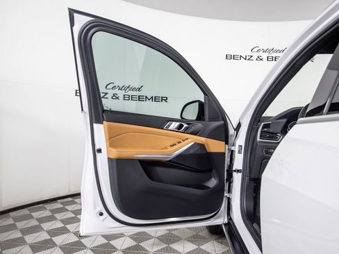 Used 2023 BMW X5 xDrive40i w/ Premium Package image 15