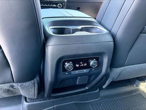 New 2027 Chevrolet Traverse RS w/ LPO, Floor Liner Package AWD/4WD image 18