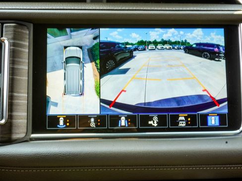 Used 2021 GMC Yukon XL Denali RWD image 28