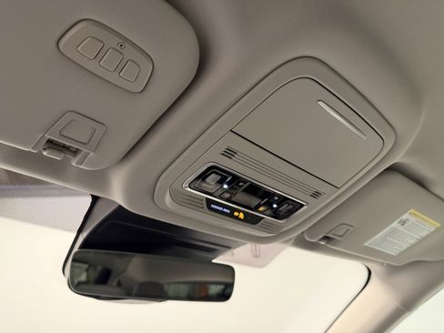 New 2026 Lincoln Nautilus Premier image 8