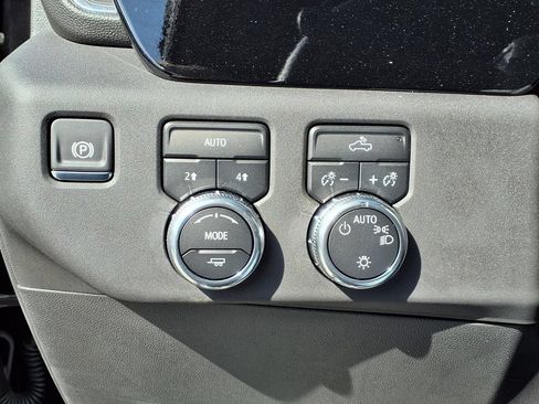 New 2025 GMC Sierra 1500 SLE AWD/4WD image 16