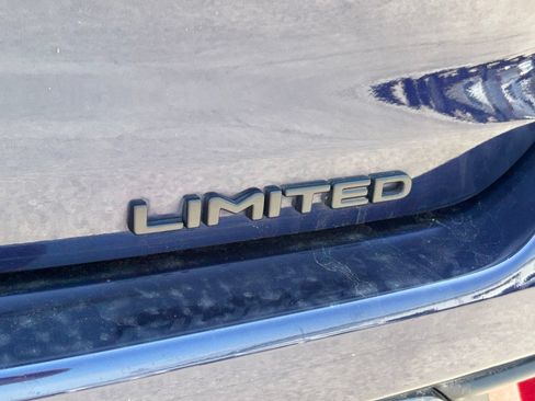 Used 2024 Toyota Highlander Limited FWD image 7