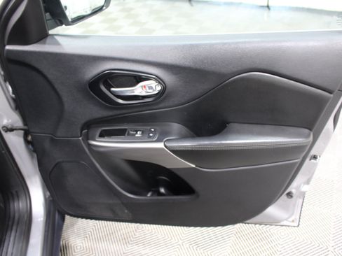 Used 2022 Jeep Cherokee Latitude Lux AWD/4WD image 20