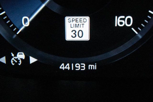 Used 2017 Volvo V90 T6 Cross Country AWD/4WD image 6