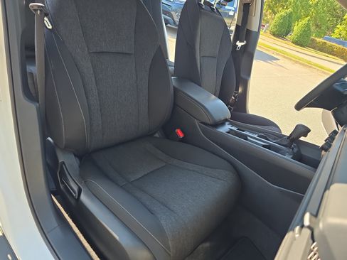 Used 2025 Honda Accord SE image 10