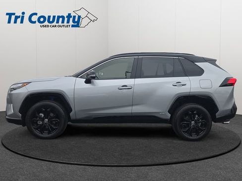 Used 2025 Toyota RAV4 XSE w/ Weather Package AWD/4WD image 5