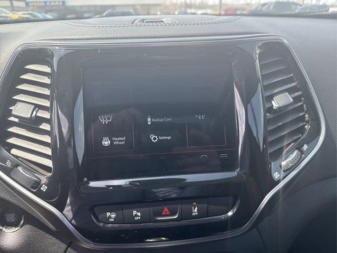 Used 2022 Jeep Cherokee Limited AWD/4WD image 11