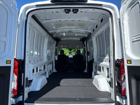 New 2026 Ford Transit 150 148 Medium Roof RWD image 10