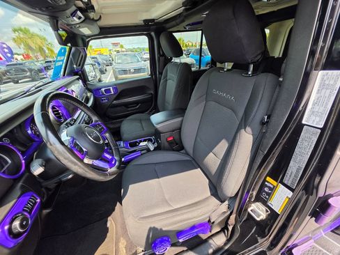 Used 2021 Jeep Wrangler Unlimited Sahara w/ Uconnect 4C Nav & Sound Group AWD/4WD image 19