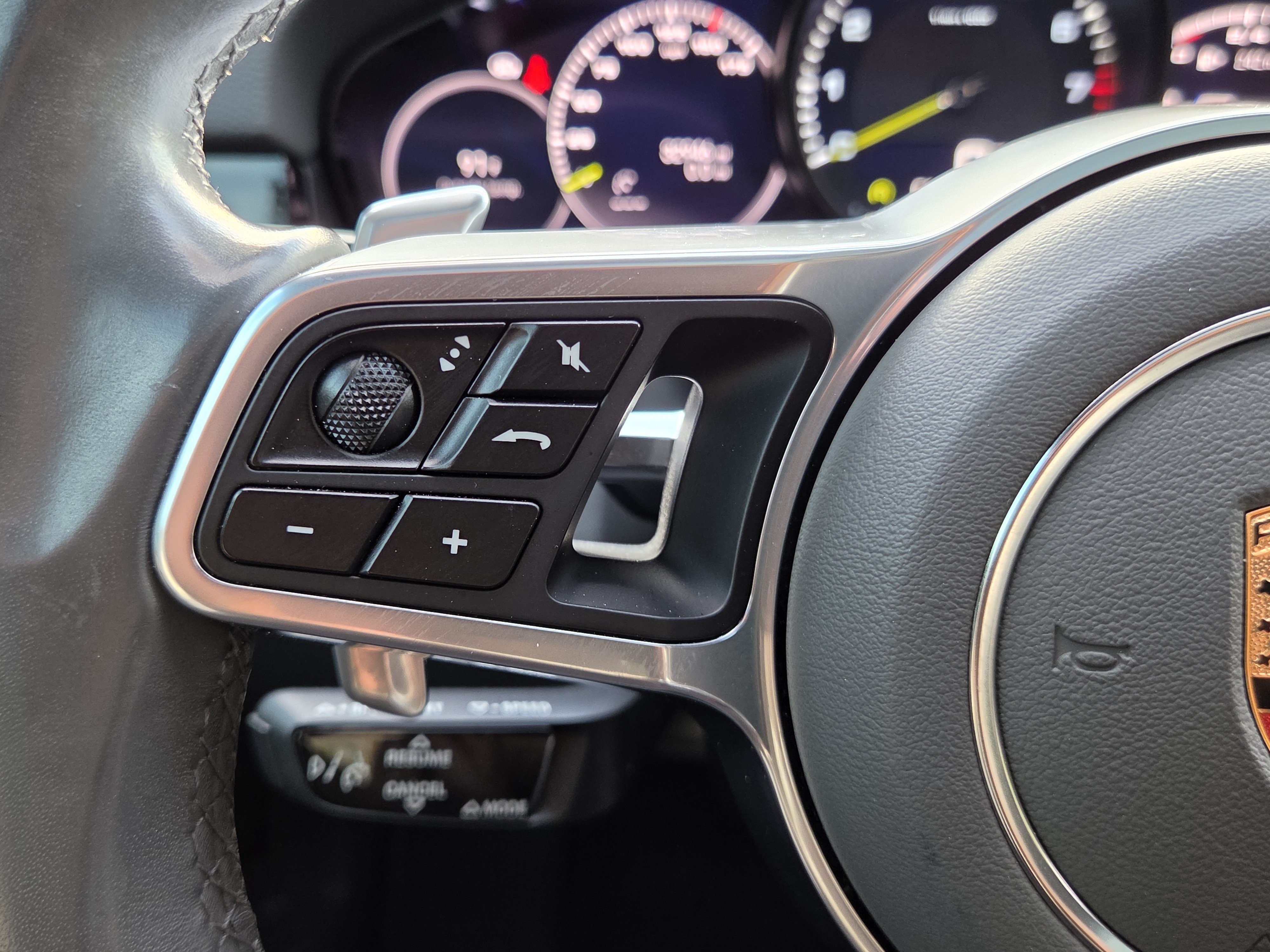 Used 2023 Porsche Cayenne Coupe AWD/4WD image 30