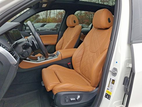 Used 2023 BMW X5 xDrive40i w/ M Sport Package image 13