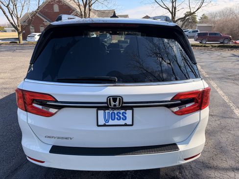 Used 2023 Honda Odyssey EX-L image 4