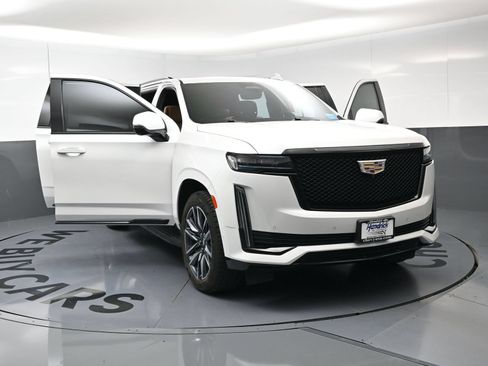 Used 2021 Cadillac Escalade ESV Sport AWD/4WD image 22