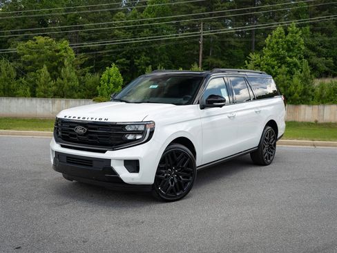 New 2026 Ford Expedition Max Platinum w/ Stealth Performance Package AWD/4WD image 3
