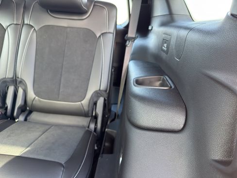 New 2025 Jeep Grand Cherokee L Altitude image 35