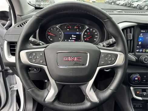 Used 2024 GMC Terrain SLT image 16