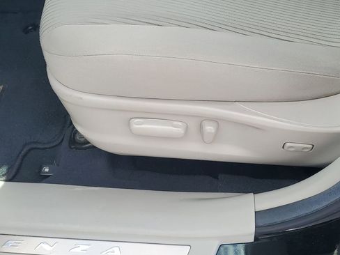 Used 2014 Toyota Venza LE image 29