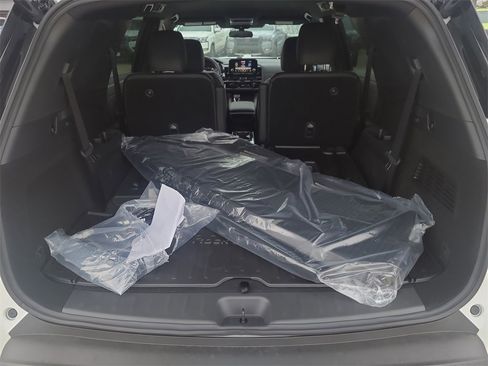 New 2025 Nissan Pathfinder Rock Creek image 8