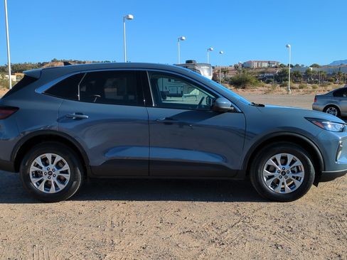 Used 2024 Ford Escape Active w/ Tech Pack #2 image 2