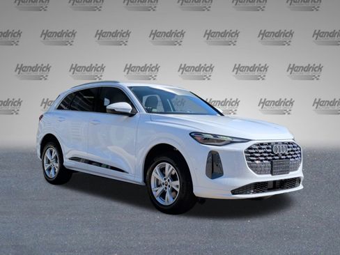 New 2025 Audi Q5 Premium image 2