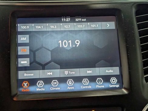 Used 2021 Jeep Cherokee Latitude Lux w/ Comfort/Convenience Group image 26