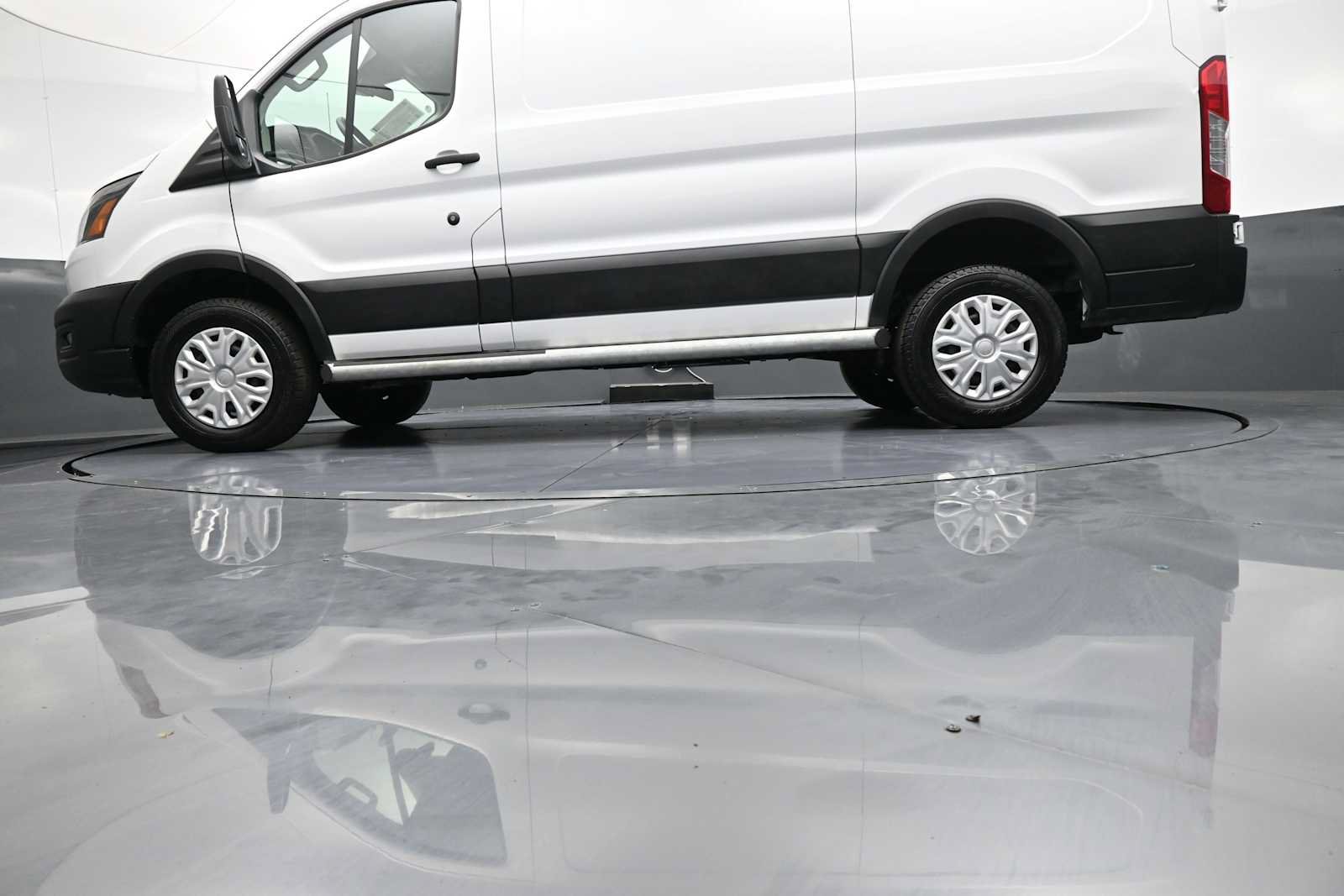 Used 2025 Ford Transit 250 Low Roof w/ Exterior Upgrade Package RWD image 37