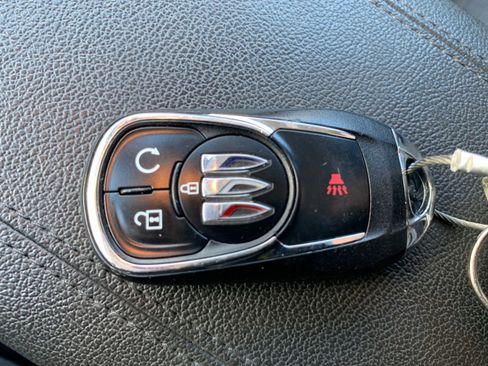 Used 2025 Buick Encore GX Preferred image 23