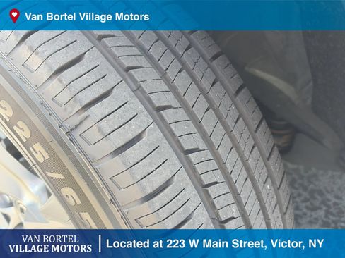 Used 2022 Toyota RAV4 LE AWD/4WD image 34