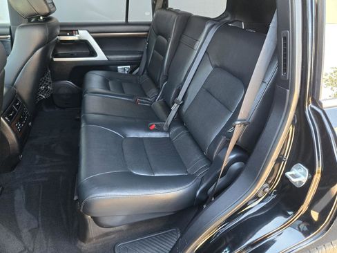 Used 2020 Toyota Land Cruiser Heritage Edition image 32