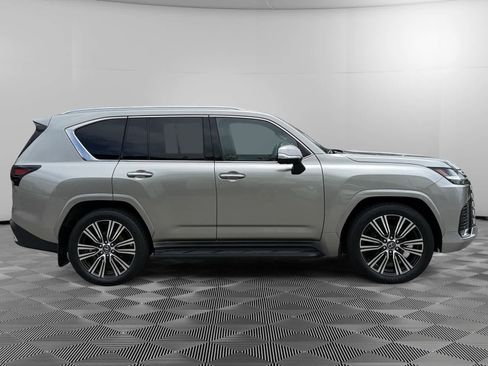Used 2024 Lexus LX 600 4WD w/ Luxury Package image 6