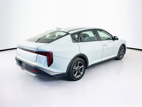 Used 2025 Kia K4 LXS image 9