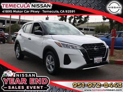 New 2025 Nissan Kicks Play S