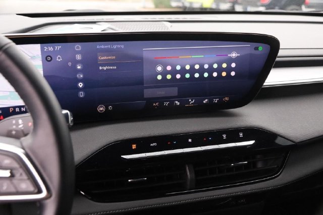 Used 2025 Buick Enclave Preferred AWD/4WD image 17