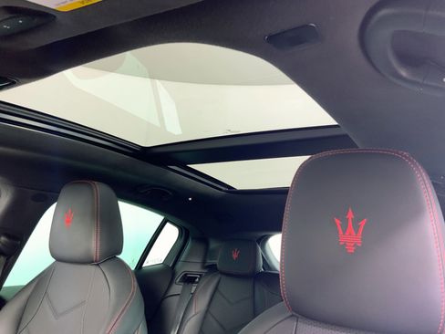 Certified 2023 Maserati Grecale Modena image 16