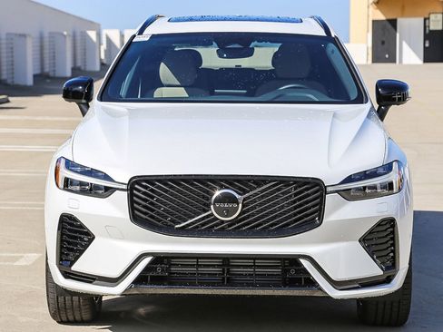 New 2026 Volvo XC60 T8 Plus w/ Climate Package PRO AWD/4WD image 29