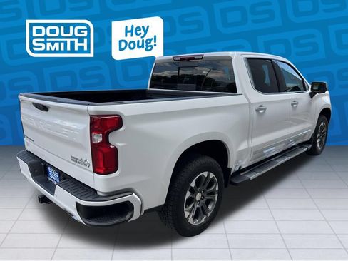 Used 2024 Chevrolet Silverado 1500 High Country w/ Z71 Off-Road Package AWD/4WD image 6