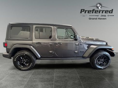 Used 2021 Jeep Wrangler Unlimited Sport AWD/4WD image 9